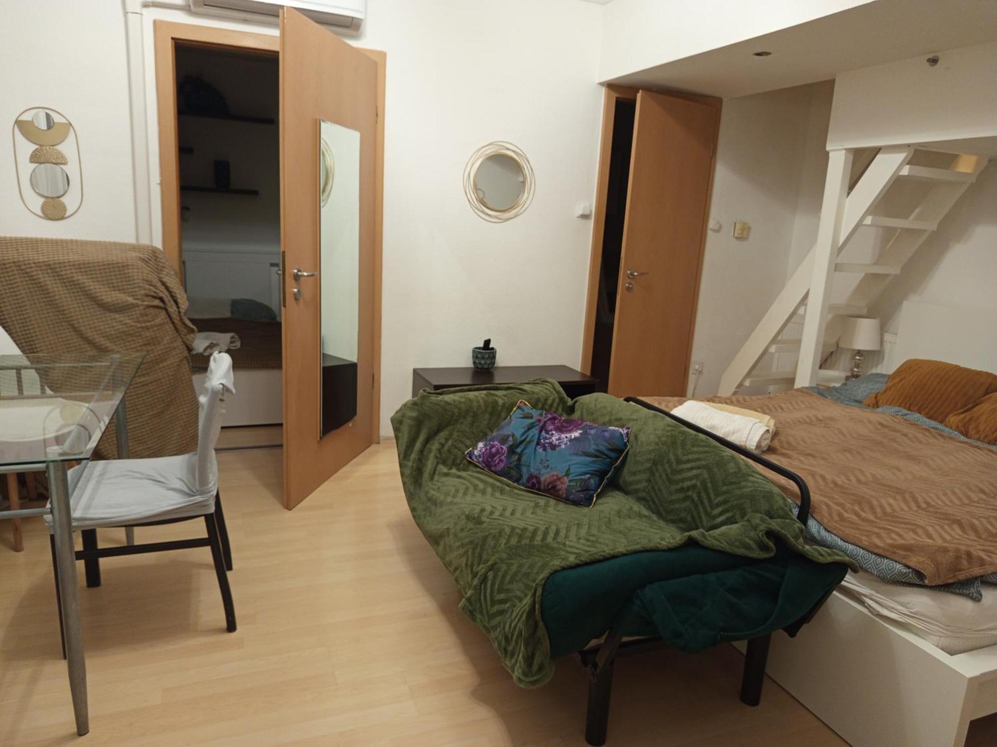 Trendy 2 Room Flat, Next To Corvin Mall Free Huge Garage! Ac,Dishwasher,Washmachine, Smart Tv บูดาเปสต์ ภายนอก รูปภาพ